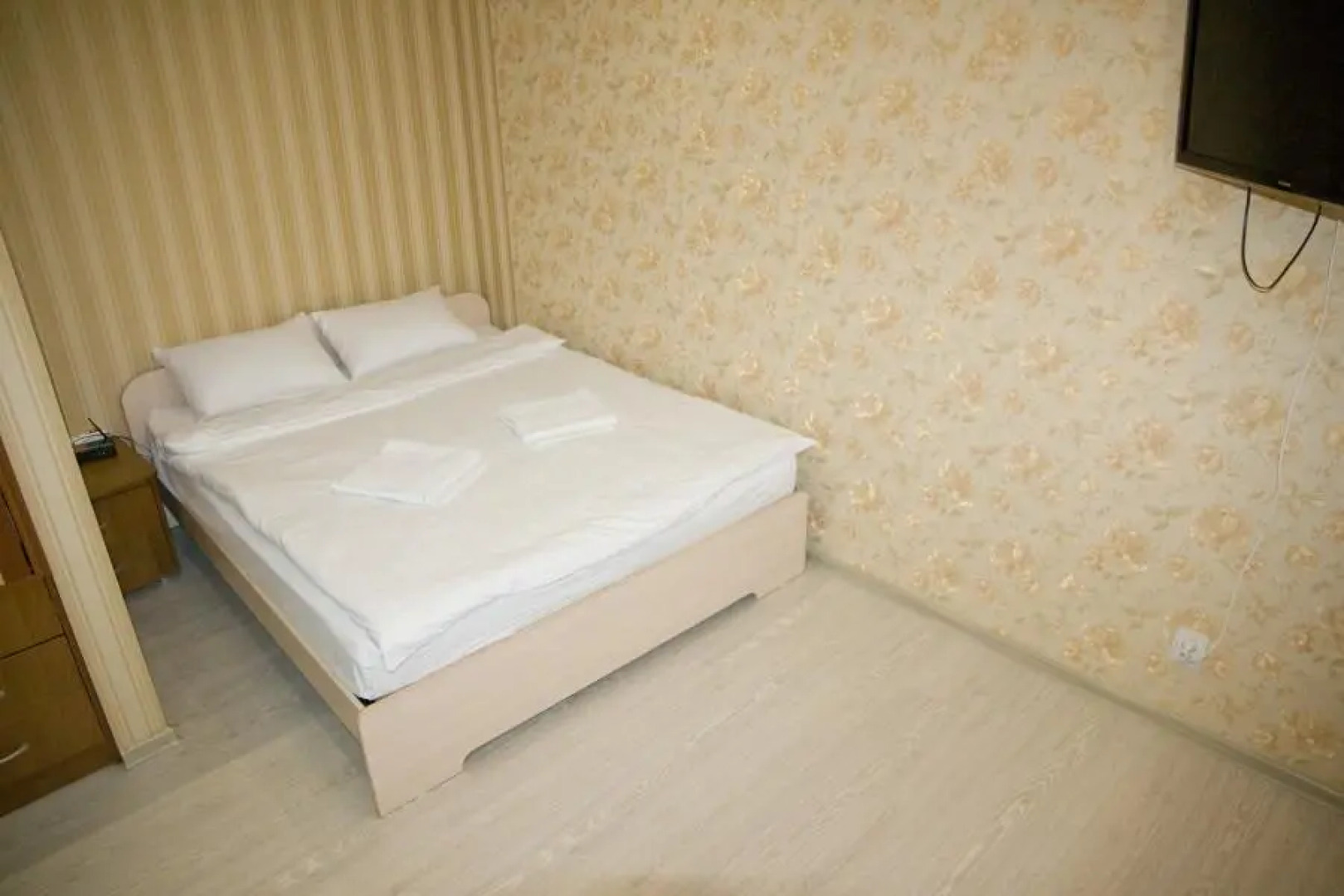 Барбарис на улице Парижской Коммуны 42