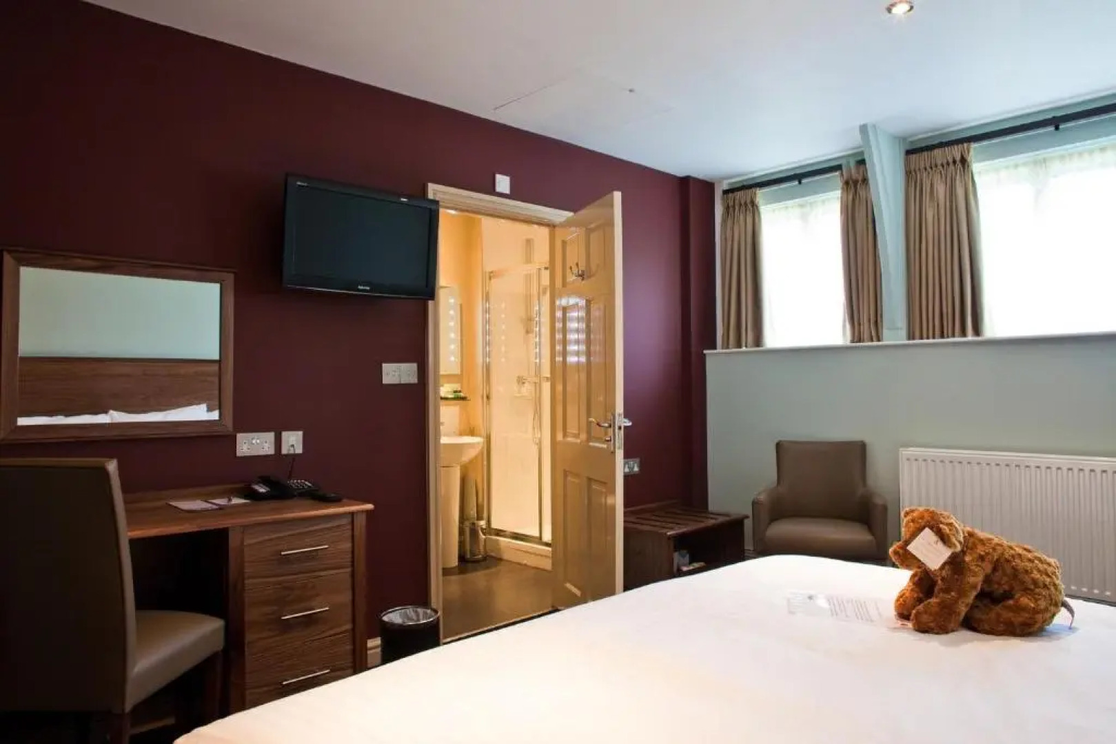 The Dog and Doublet Inn