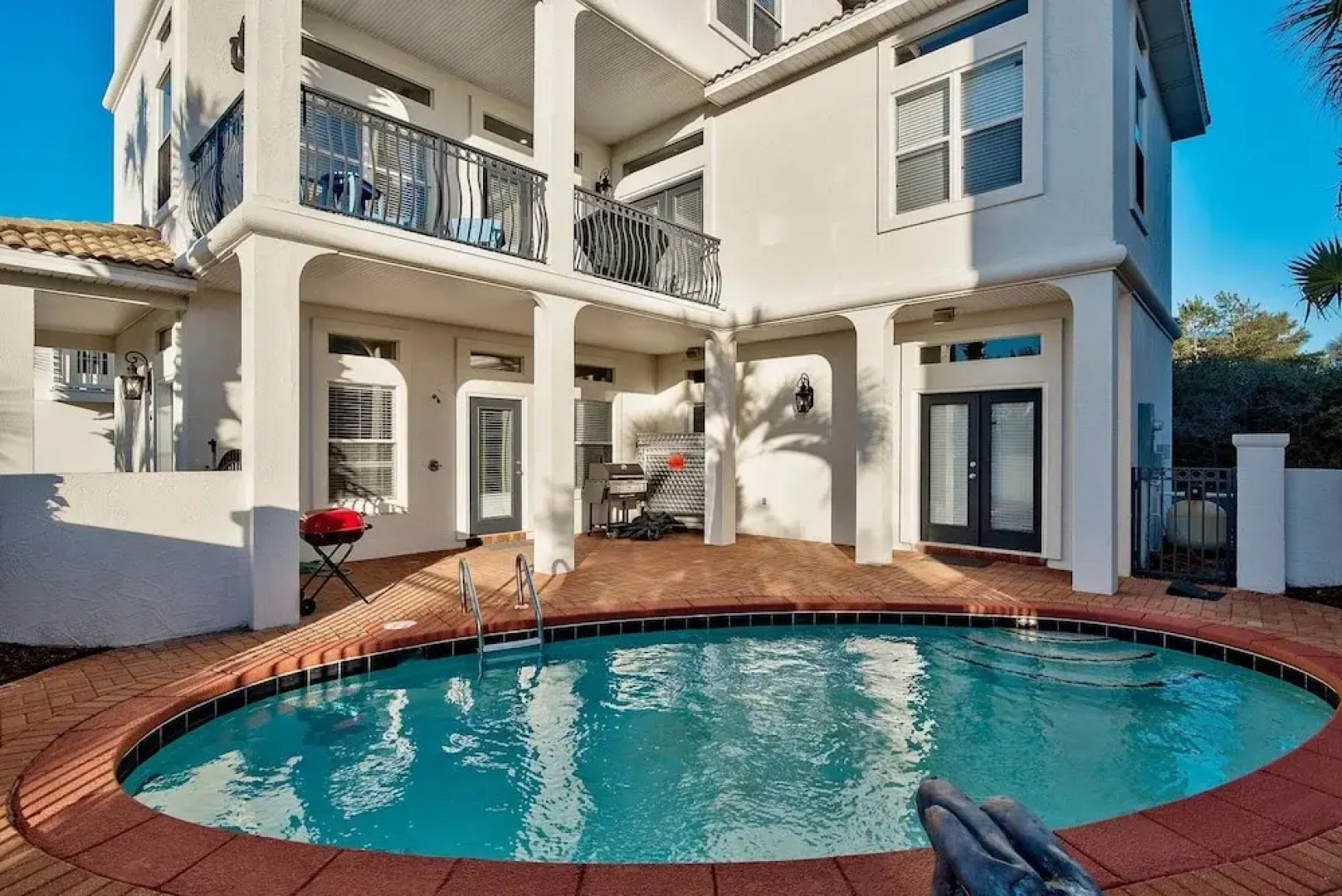 Coastal Vue 5 Bedroom Holiday Home by Five Star Properties