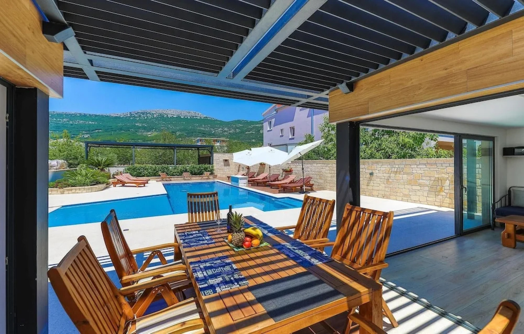 Beautiful Home in Kastel Stari With Jacuzzi, Wifi and 2 Bedrooms