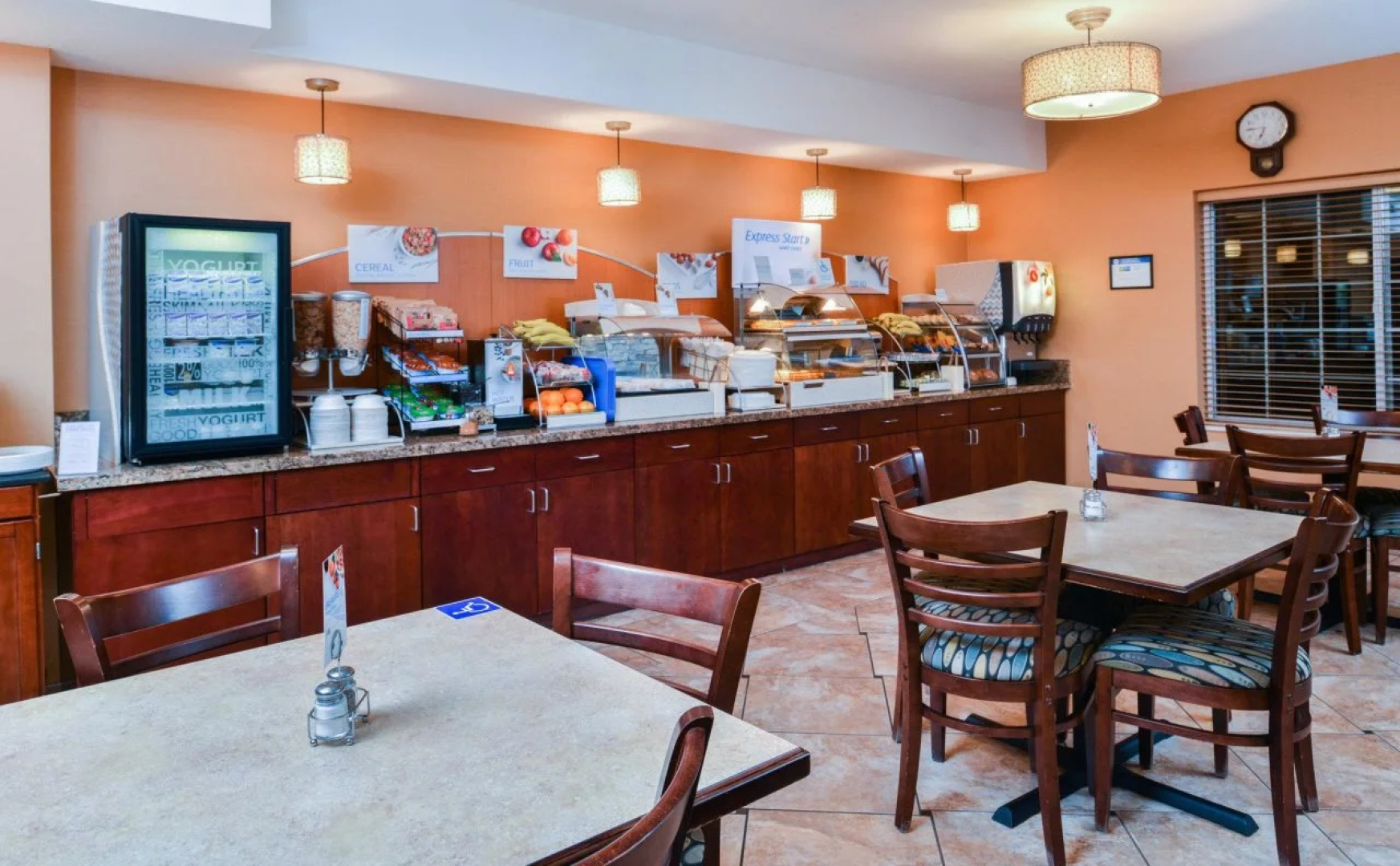 Holiday Inn Express Hotel & Suites Portland-Jantzen Beach by IHG