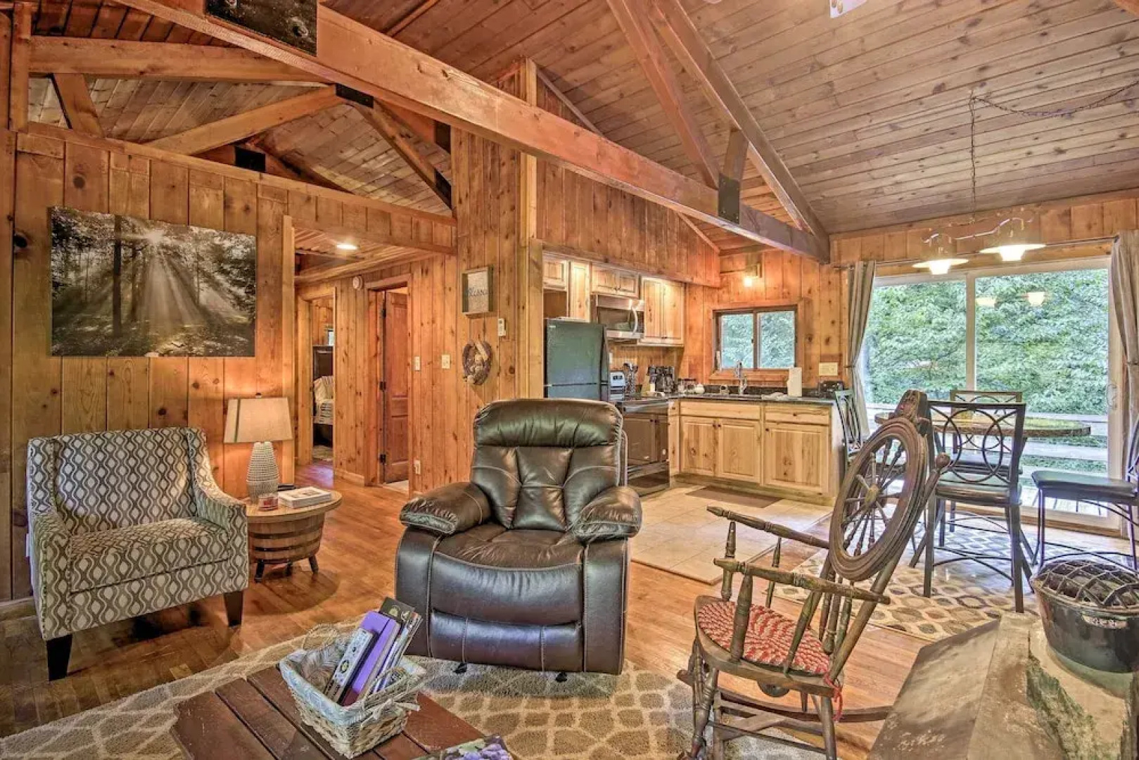 Secluded Stanardsville Cabin w/ 10 Acres & Hot Tub