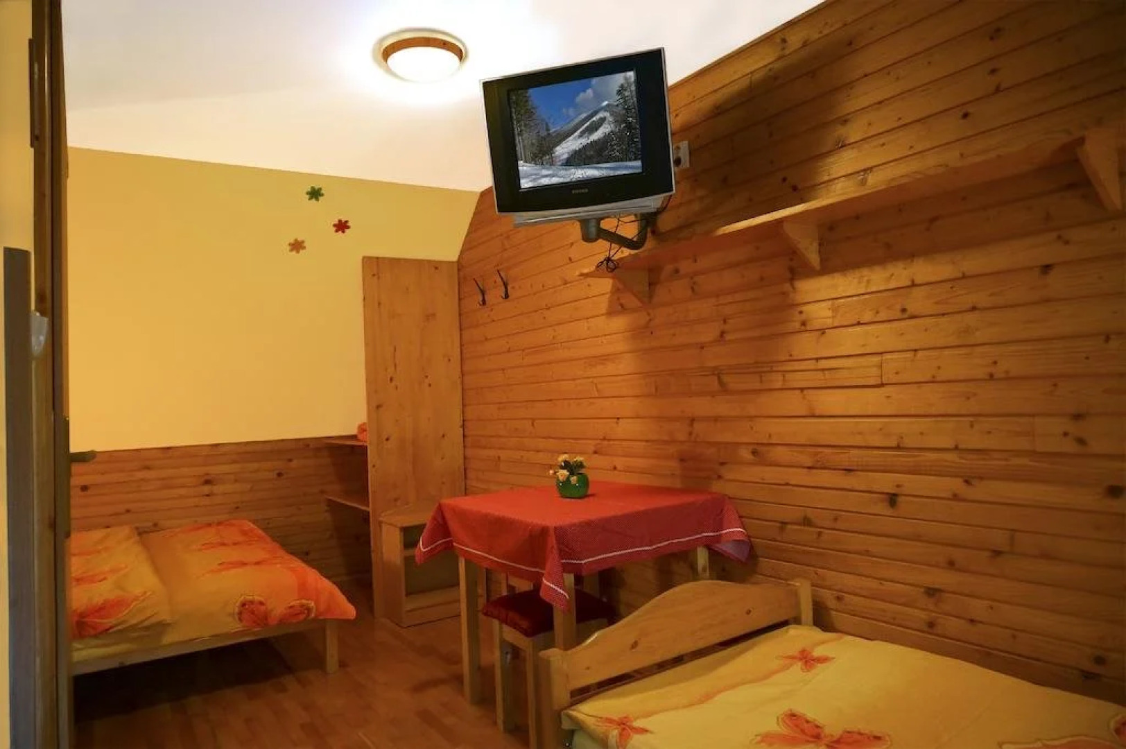 Penzion a drevenica pri Hati