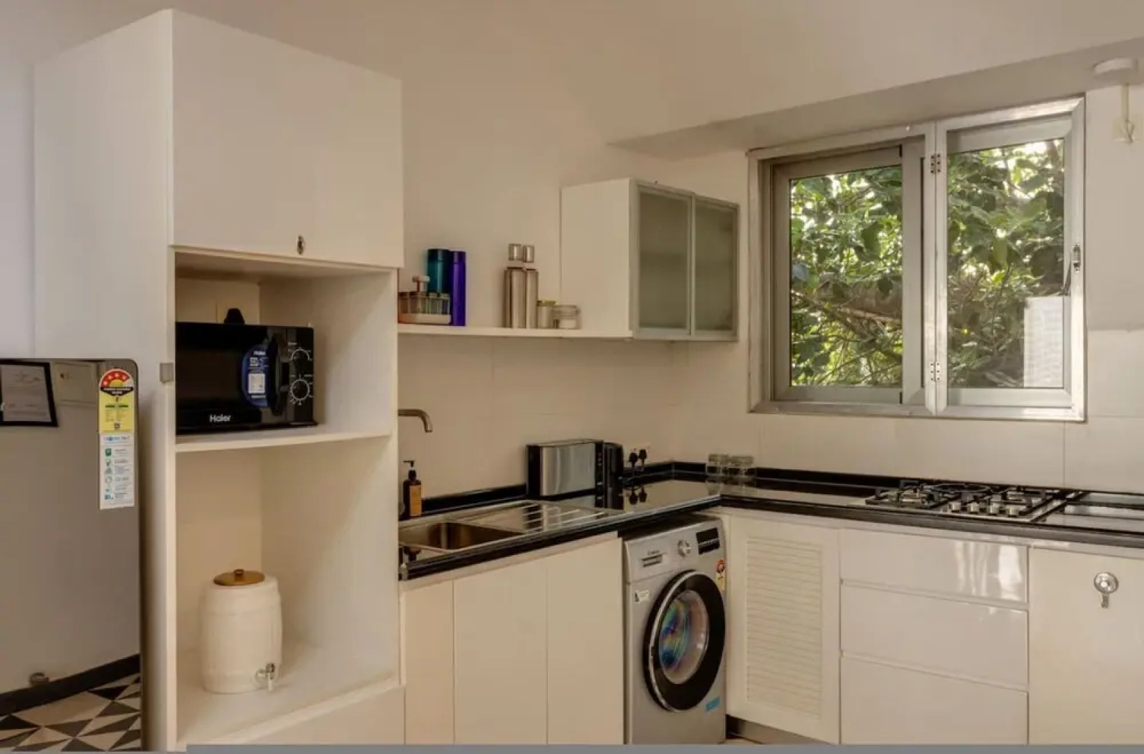 El Arbol by Hireavilla - 2BR w Rooftop Pool Nerul