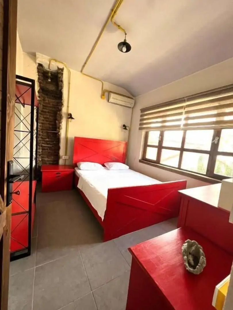 Berlin Hostel & Street