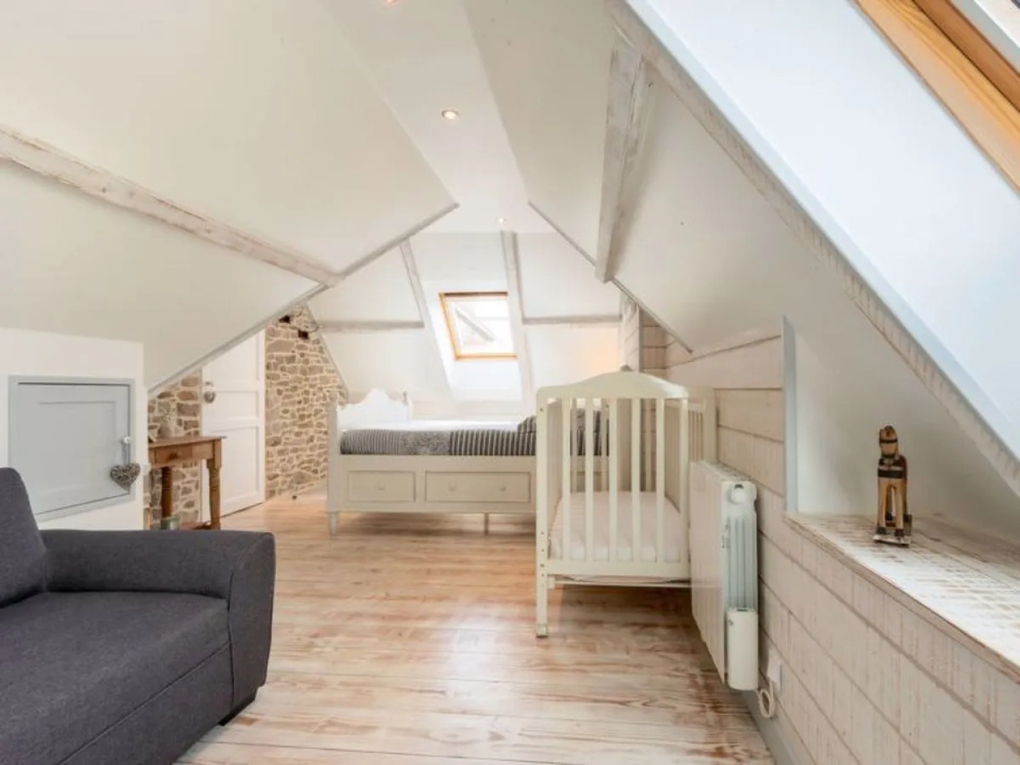 Holiday Home Zoé (CEZ407)