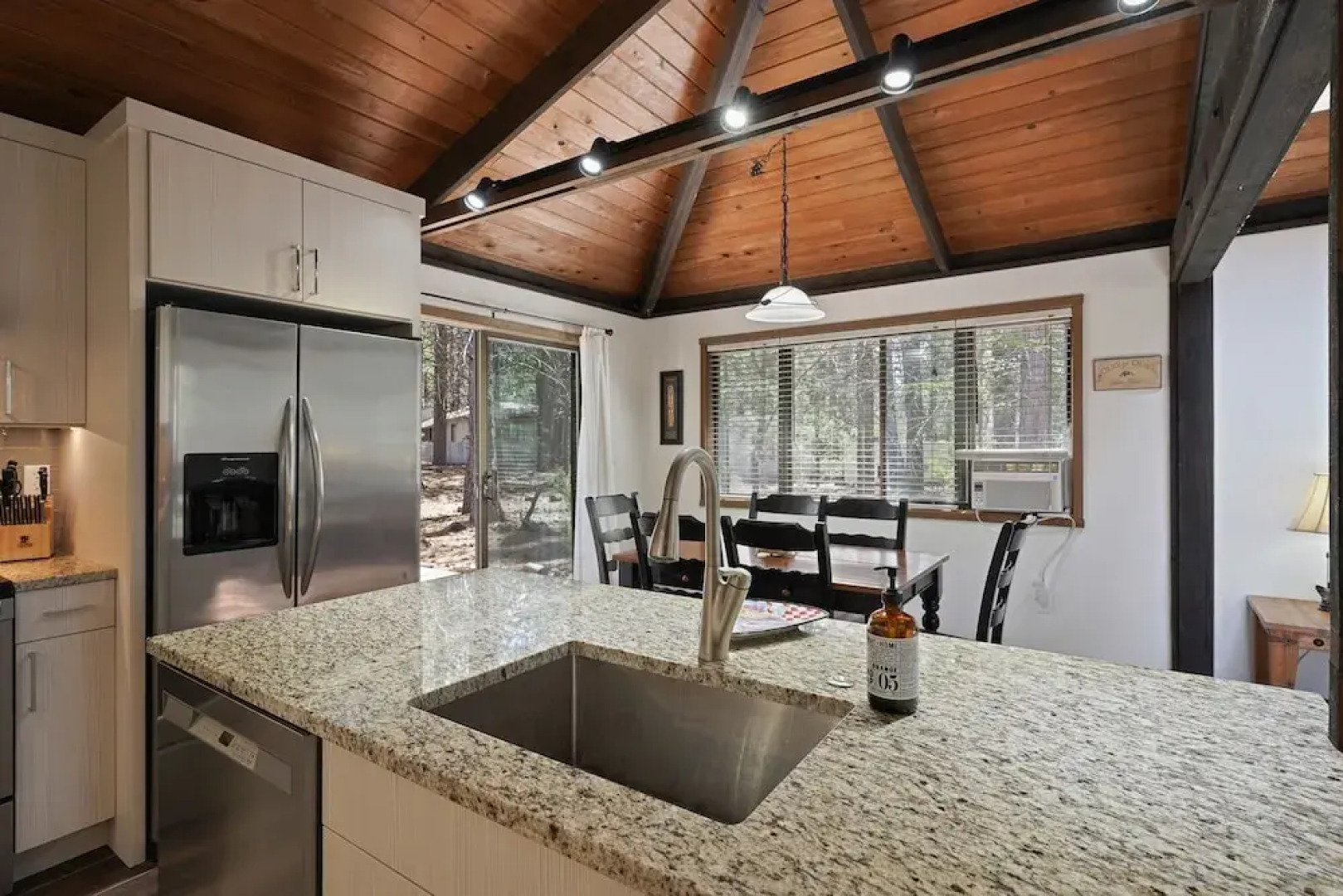 3 Killdeer Lane Pet Friendly Home 3 Minutes Walk from SHARC by RedAwning