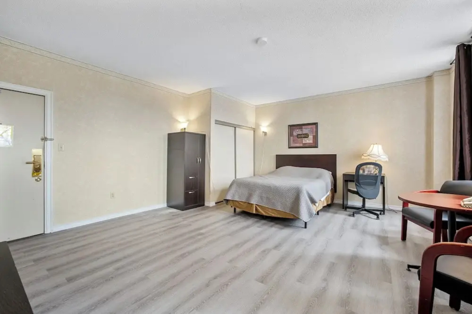 Royal Inn and Suites at Guelph