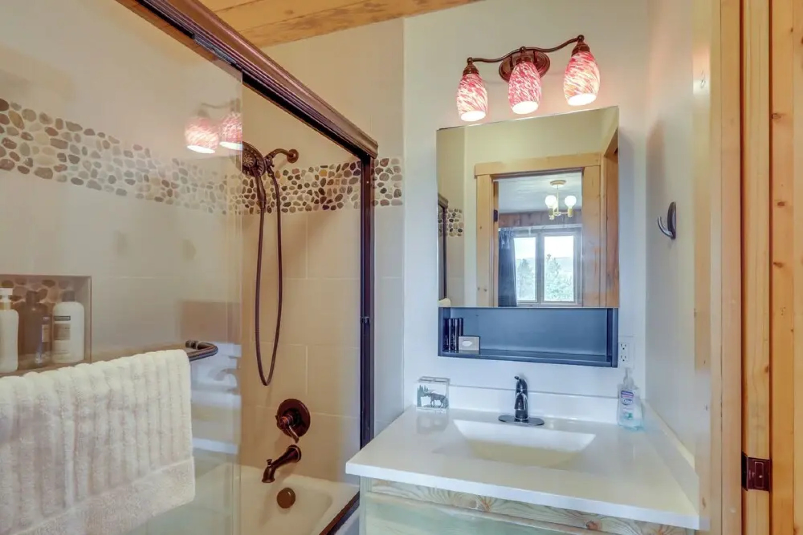 Panoramic Mountain-view Retreat w/ Hot Tub + Deck!