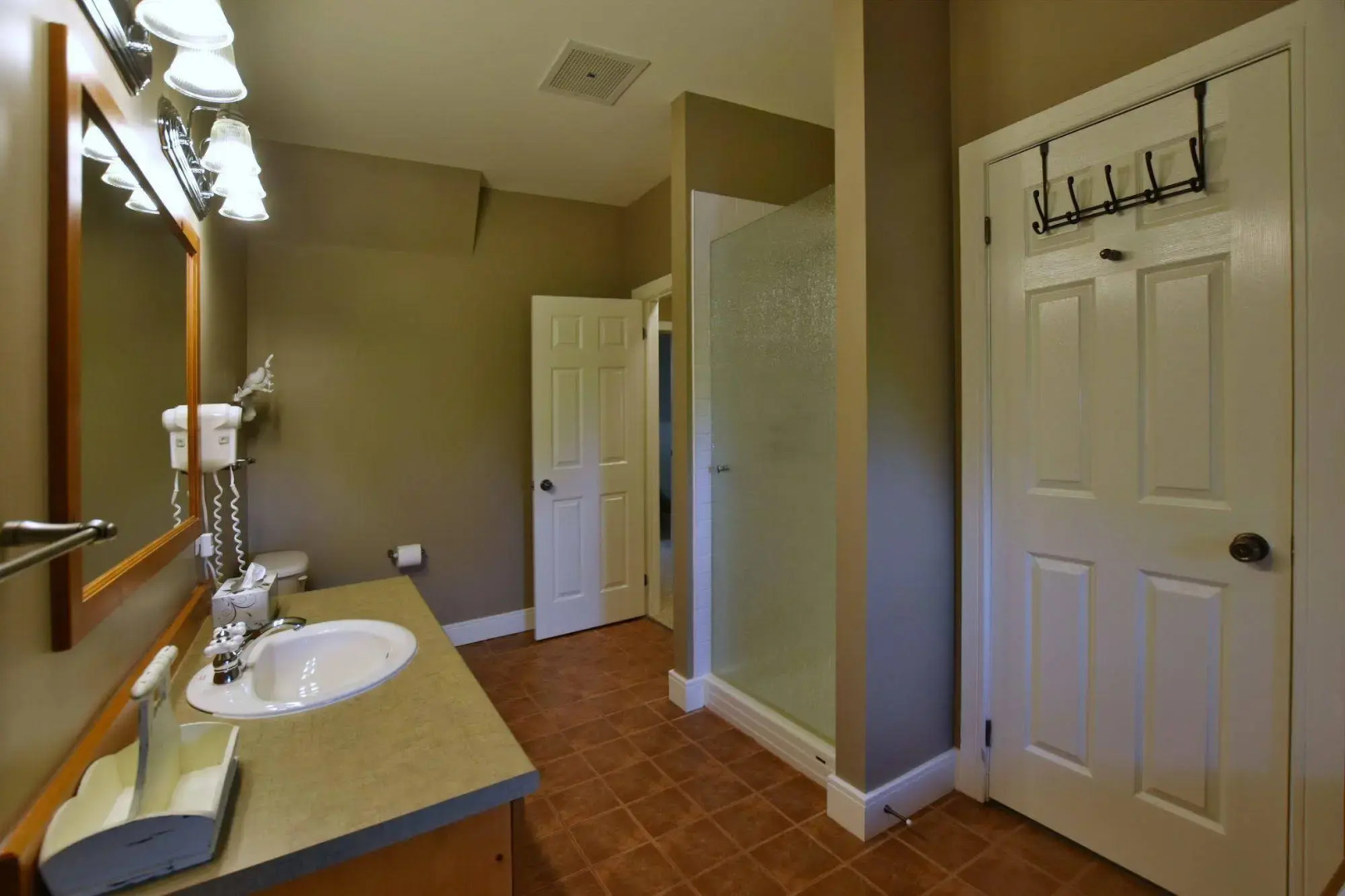 The Lodges at Blue Mountain - Historic Snowbridge Condos