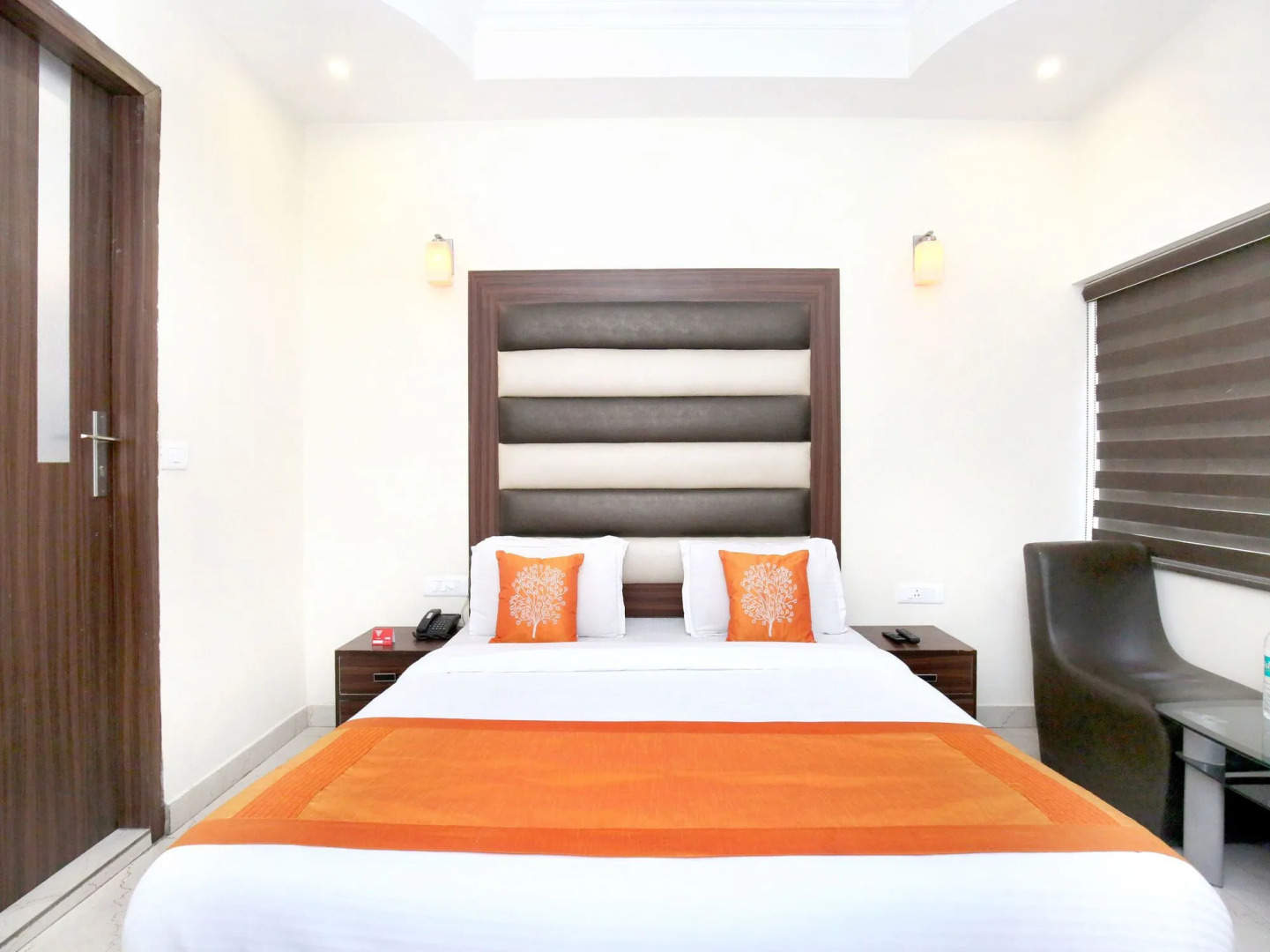 OYO Rooms Sector 22 Mobile Market