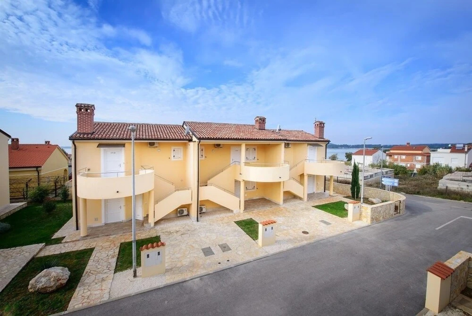 Plavo Nebo Oleander Apartments