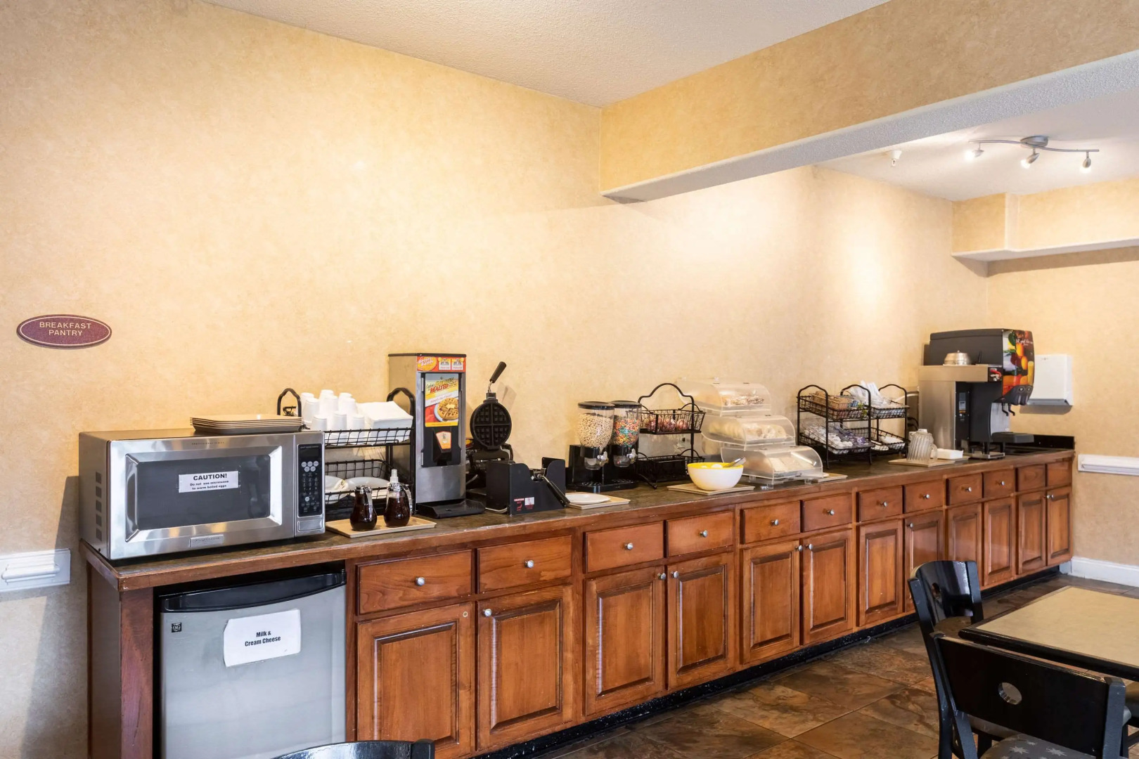 Econo Lodge Inn & Suites Douglasville