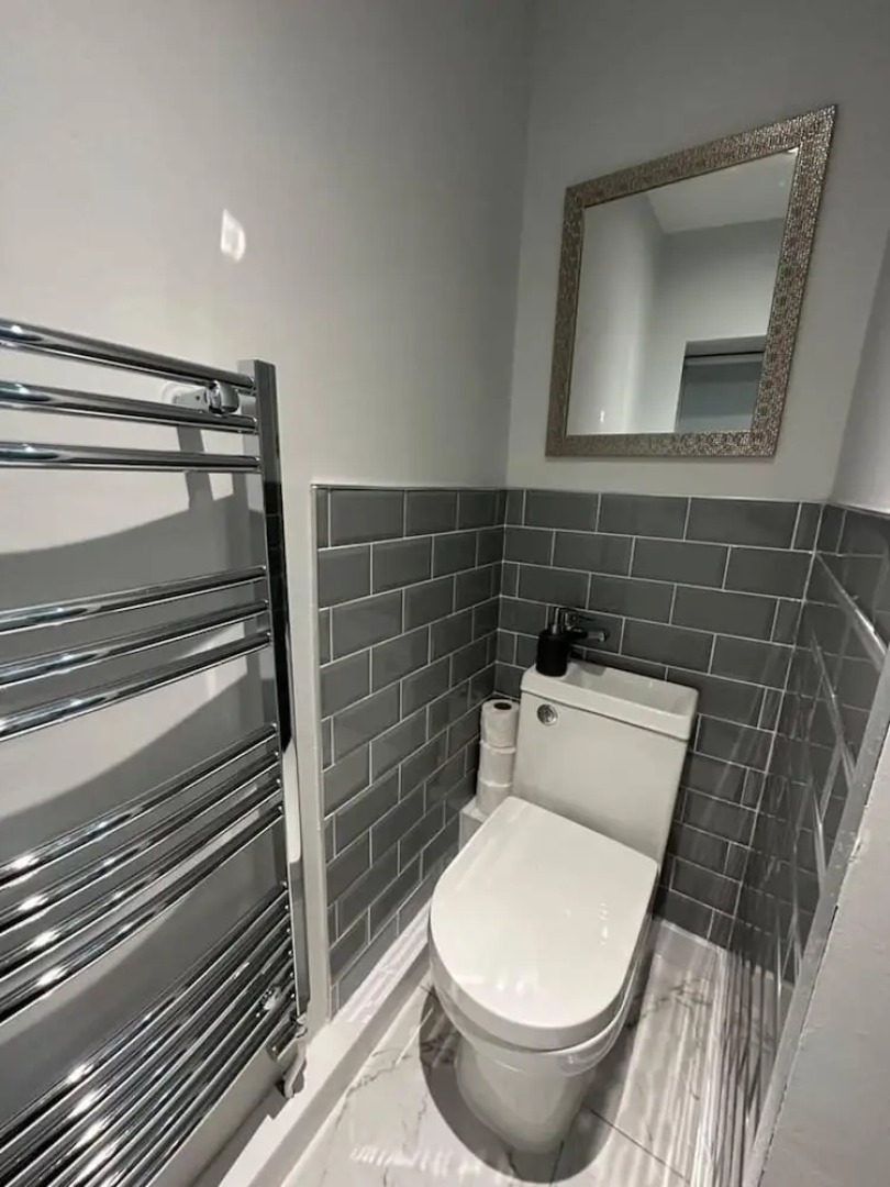 Immaculate 4-bed Detached House in Bootle