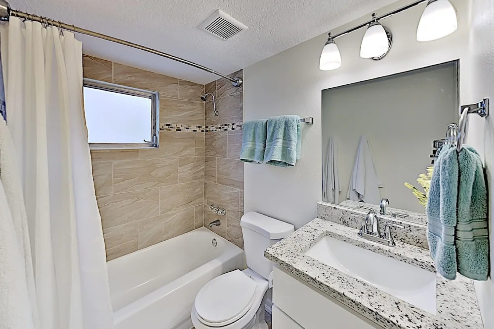 Canal-front Coastal Boat Dock & 2 Kayaks! 2 Bedroom Home