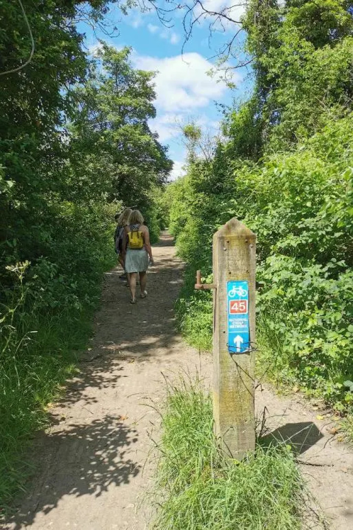 Stylish family-friendly lakeside retreat in the Cotswold Water Park