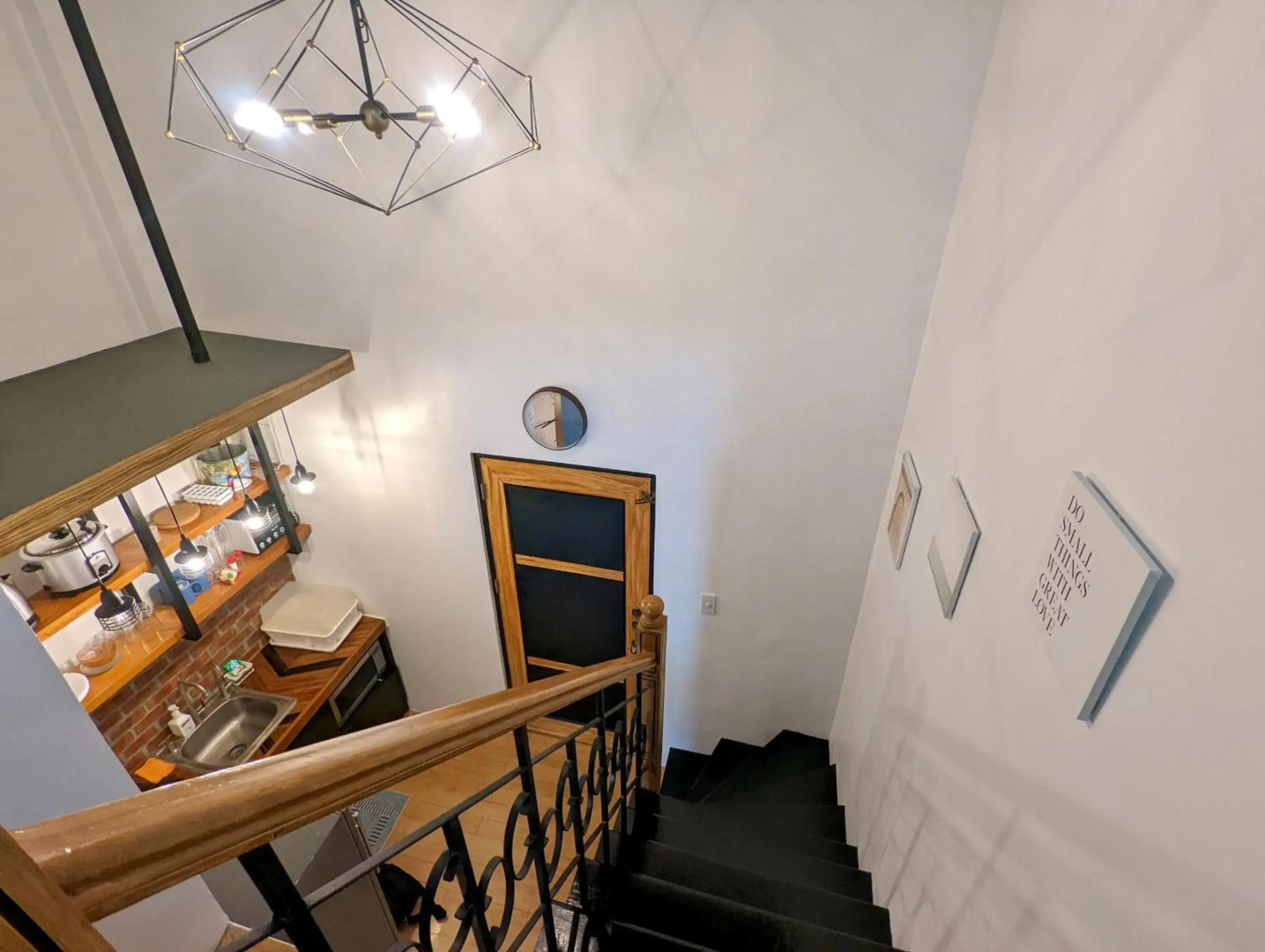 1BR Artist Loft Cambridge Cainta Pasig Fast Wifi