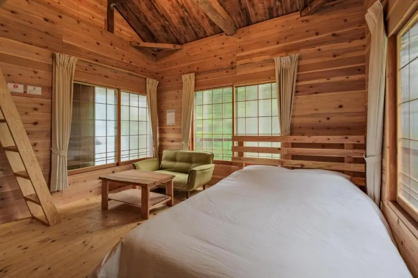 南箱根ツリーハウス