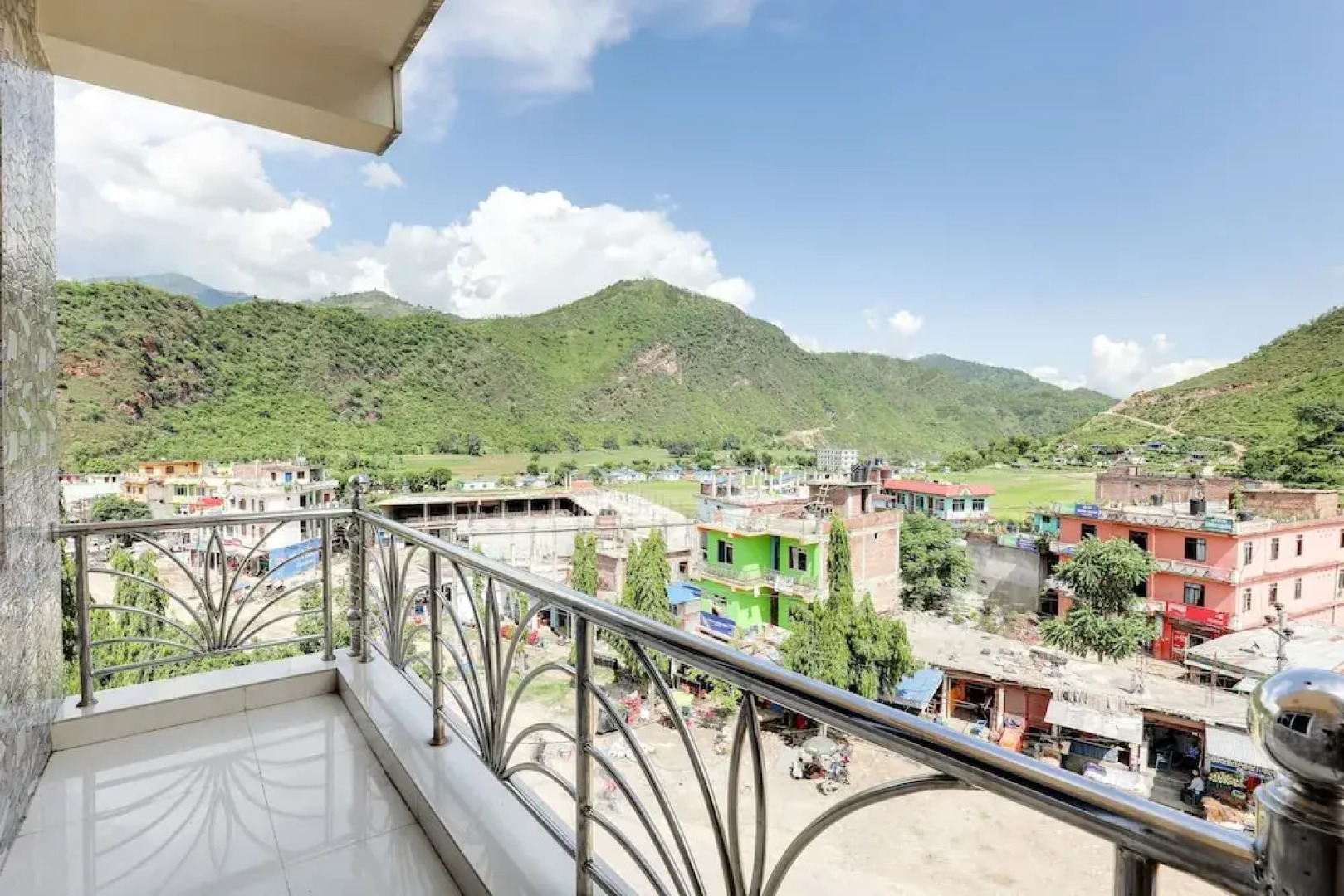 SPOT ON 545 Ghatal Hotel