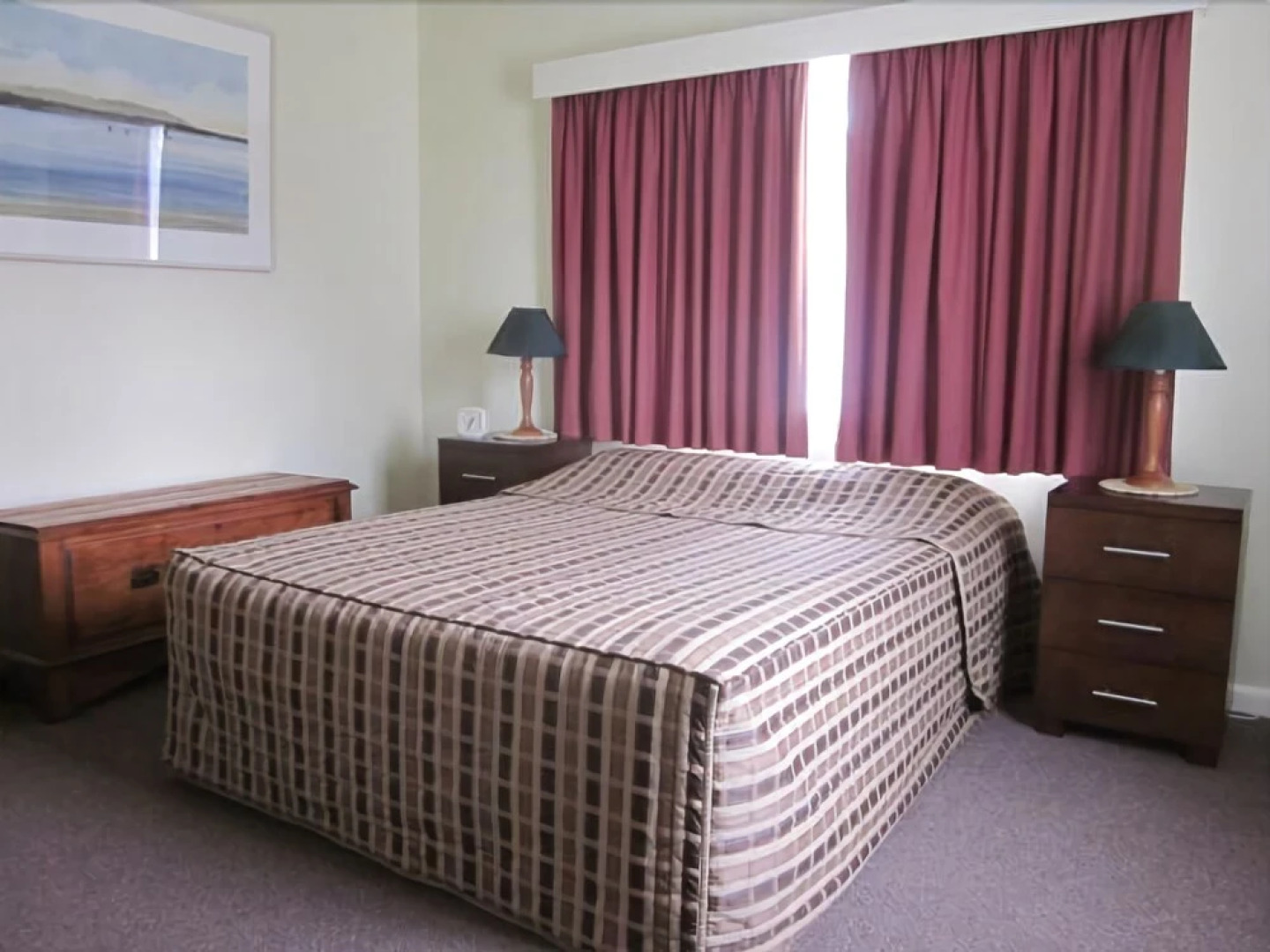 Lakes Waterfront Motel and Cottages