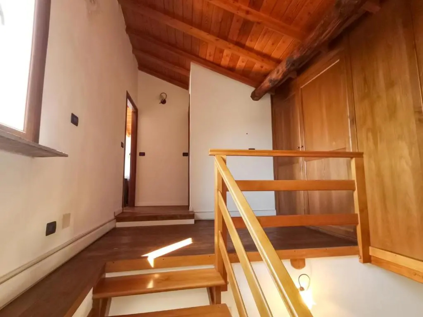 ALTIDO Great Flat with Terrace and Amazing Hills View