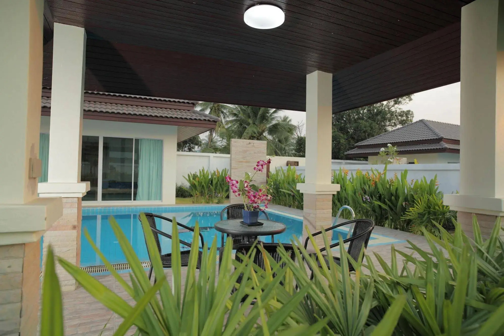 Unique Paradise Resort