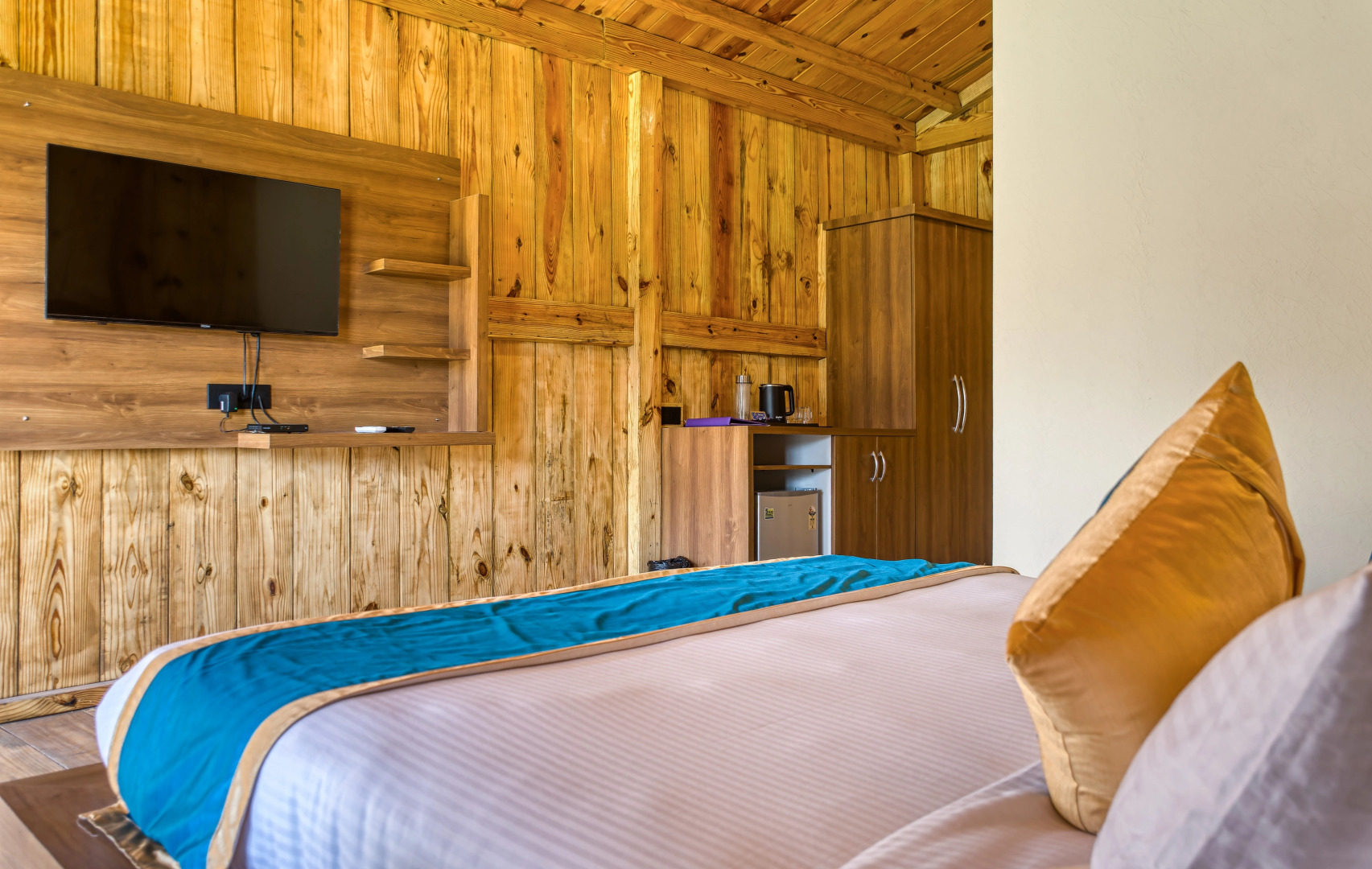 Pumpkin Hotel's Tusk N Woods