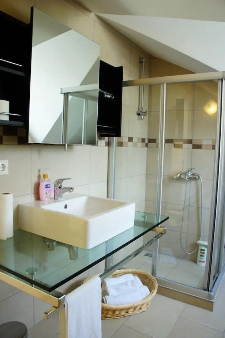 Aquamarine Apartments