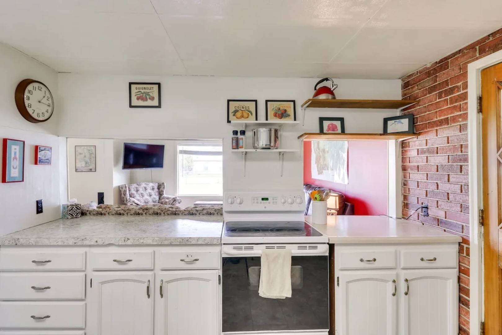 Pet-friendly Home w/ Yard & Mountain Views!