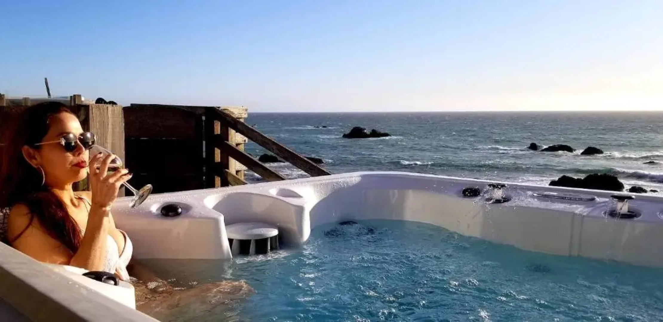 Surfscape Beach House, Private Beach & Ocean views