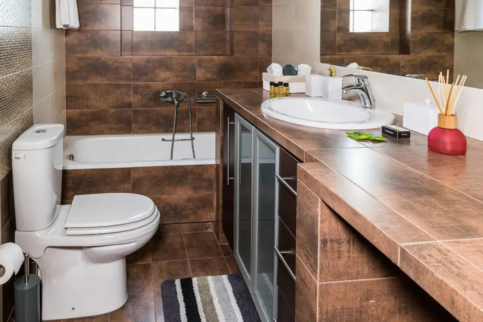 Thresh Apartments Airport by Airstay