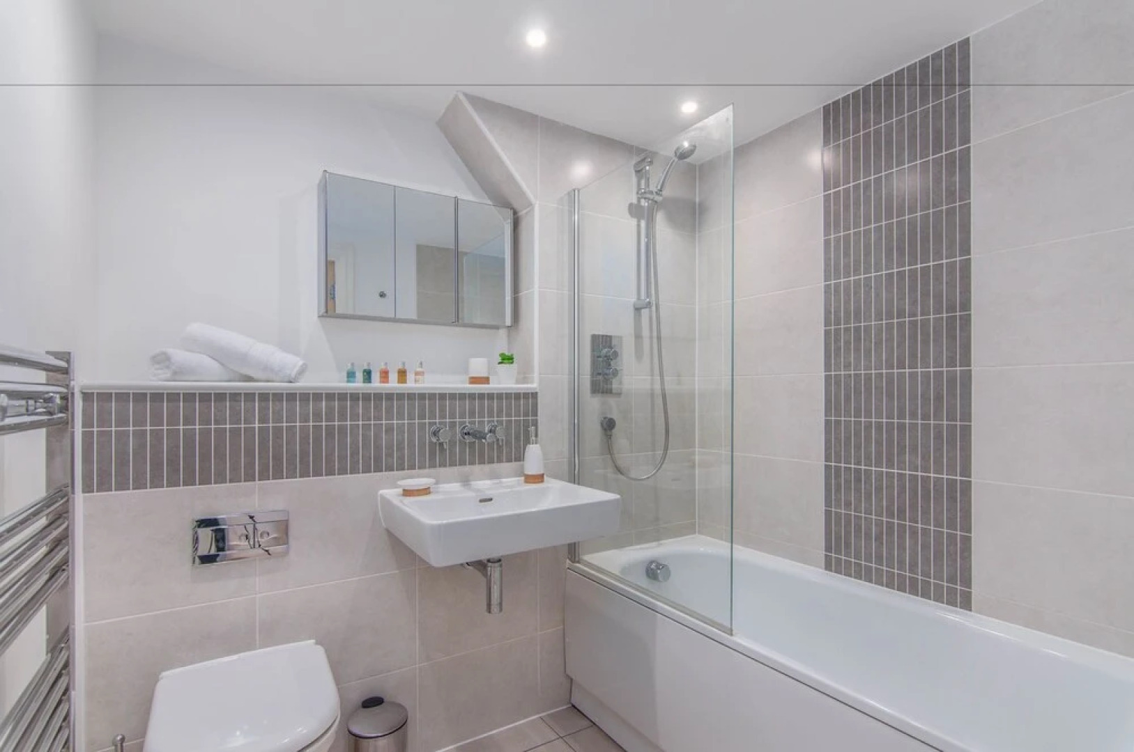 Executive Stansted Airport Apartment