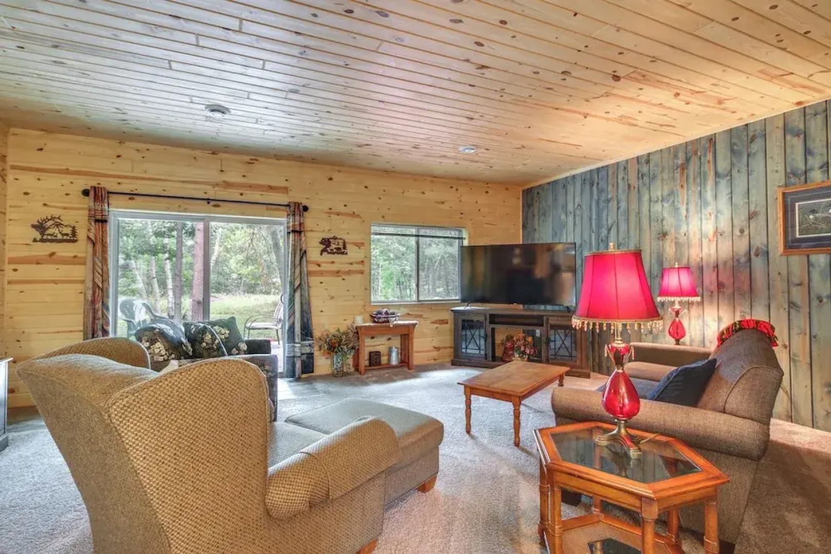 Pequot Lakes Vacation Rental w/ Patio & Fire Pit