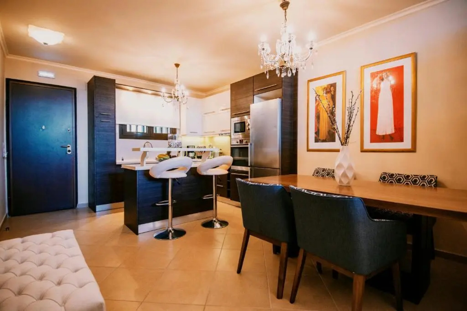 Ninos Luxury Apartment