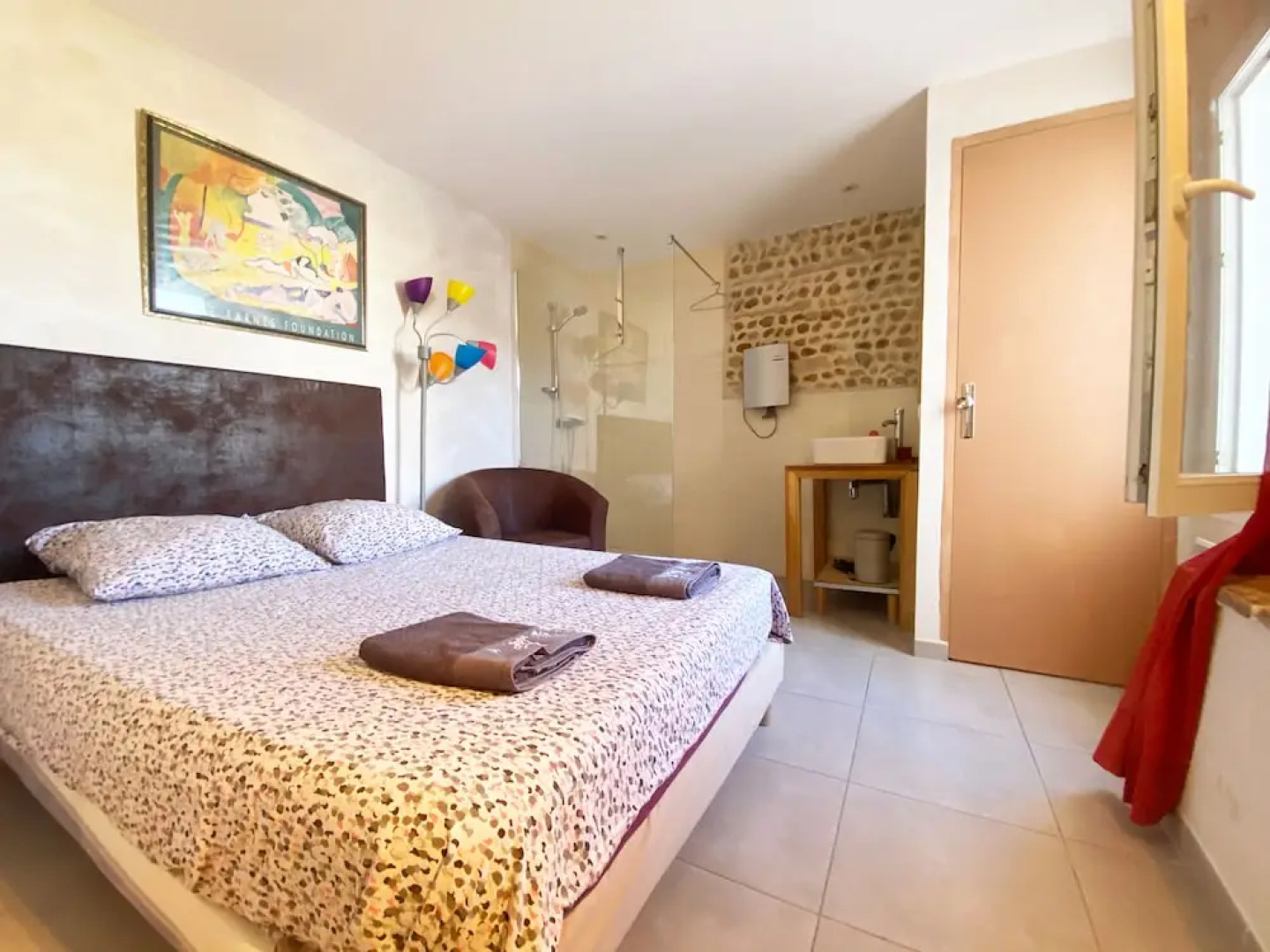 Le Louvre, Lieu atypique