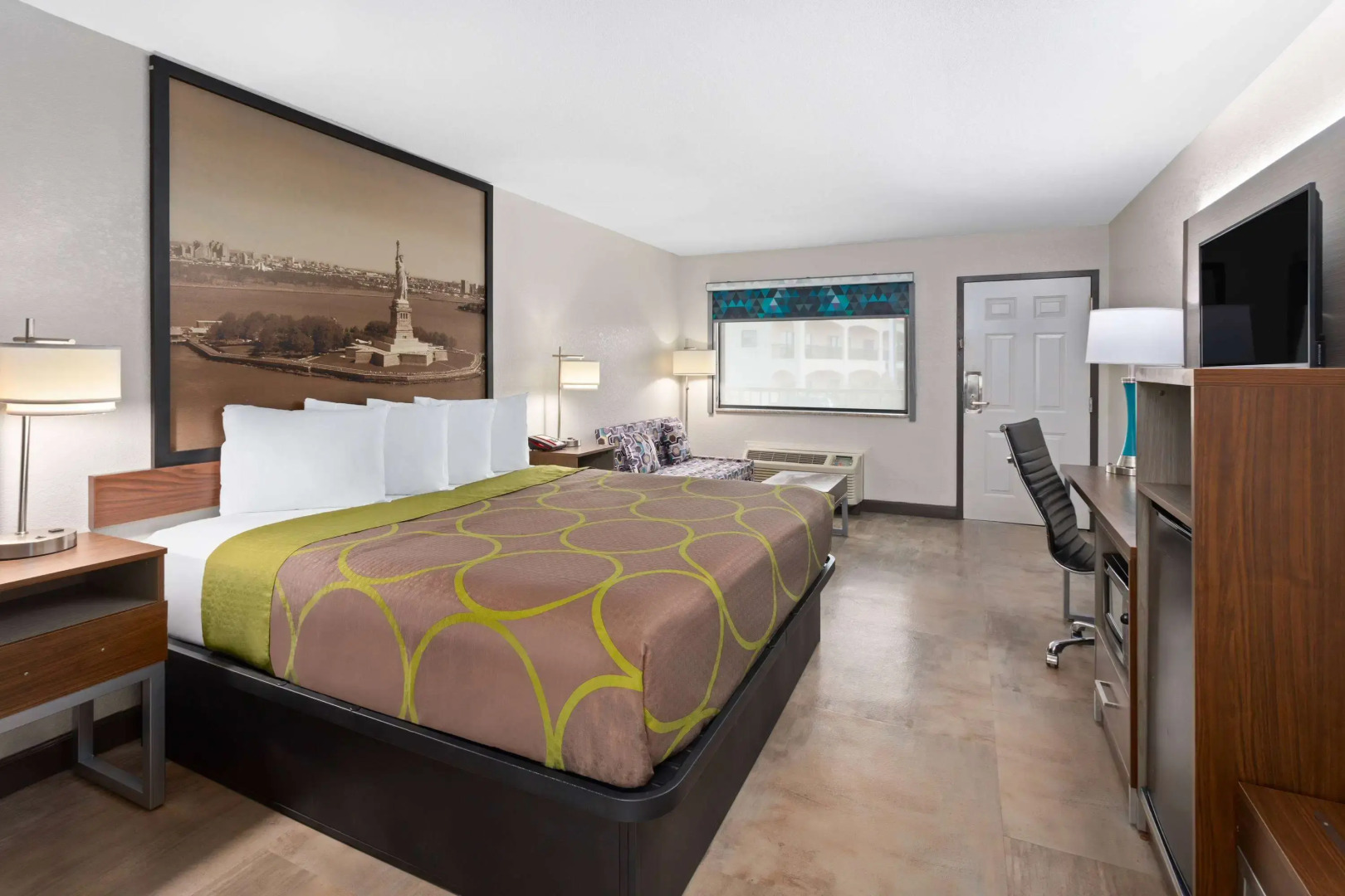 Super 8 by Wyndham Prattville Montgomery