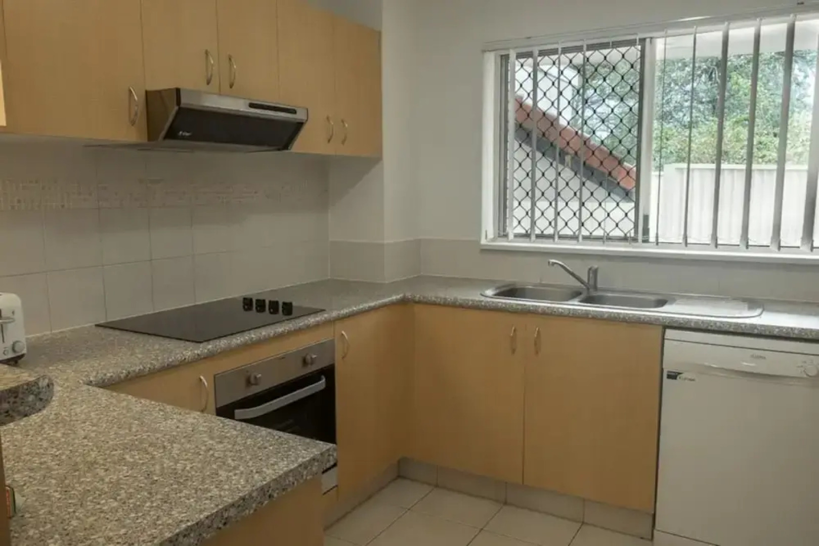 Beach Resort Ground Unit With Parking