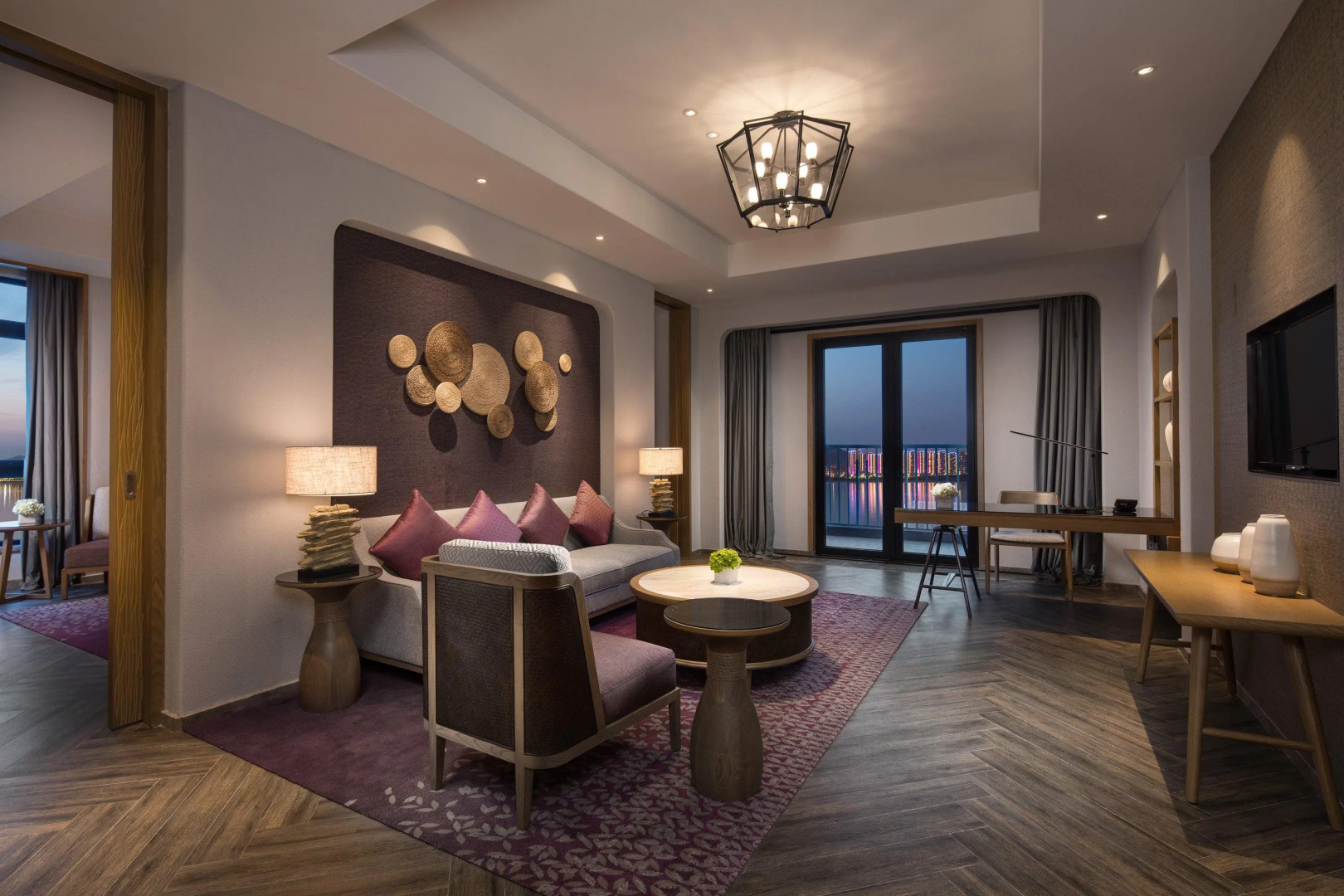 Crowne Plaza Qingdao Oriental Movie Metropolis