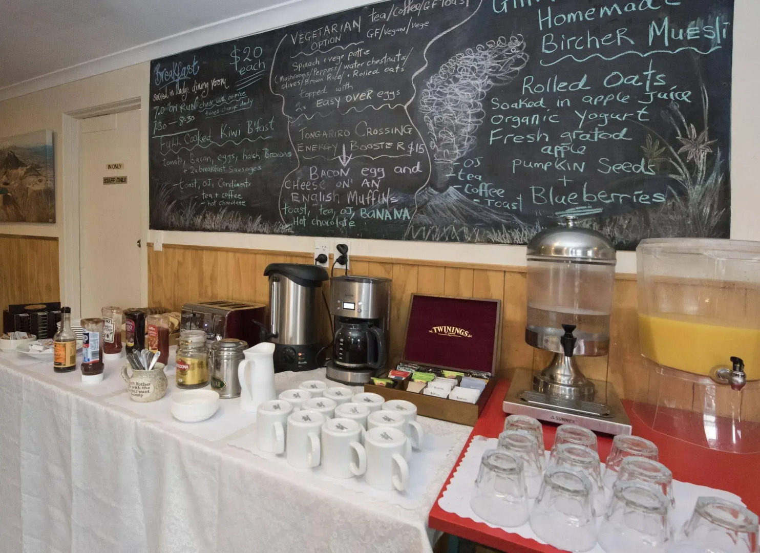 Adventure Lodge & Motel