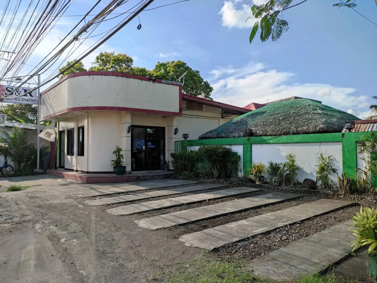 S & R Bed and Breakfast