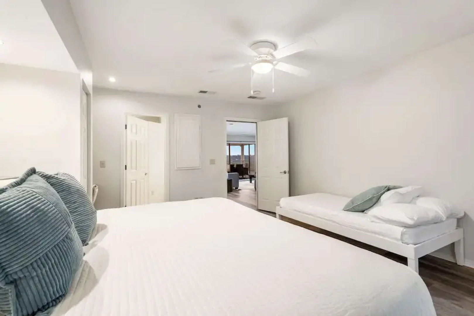 Ozark Mountain Oasis For 7!