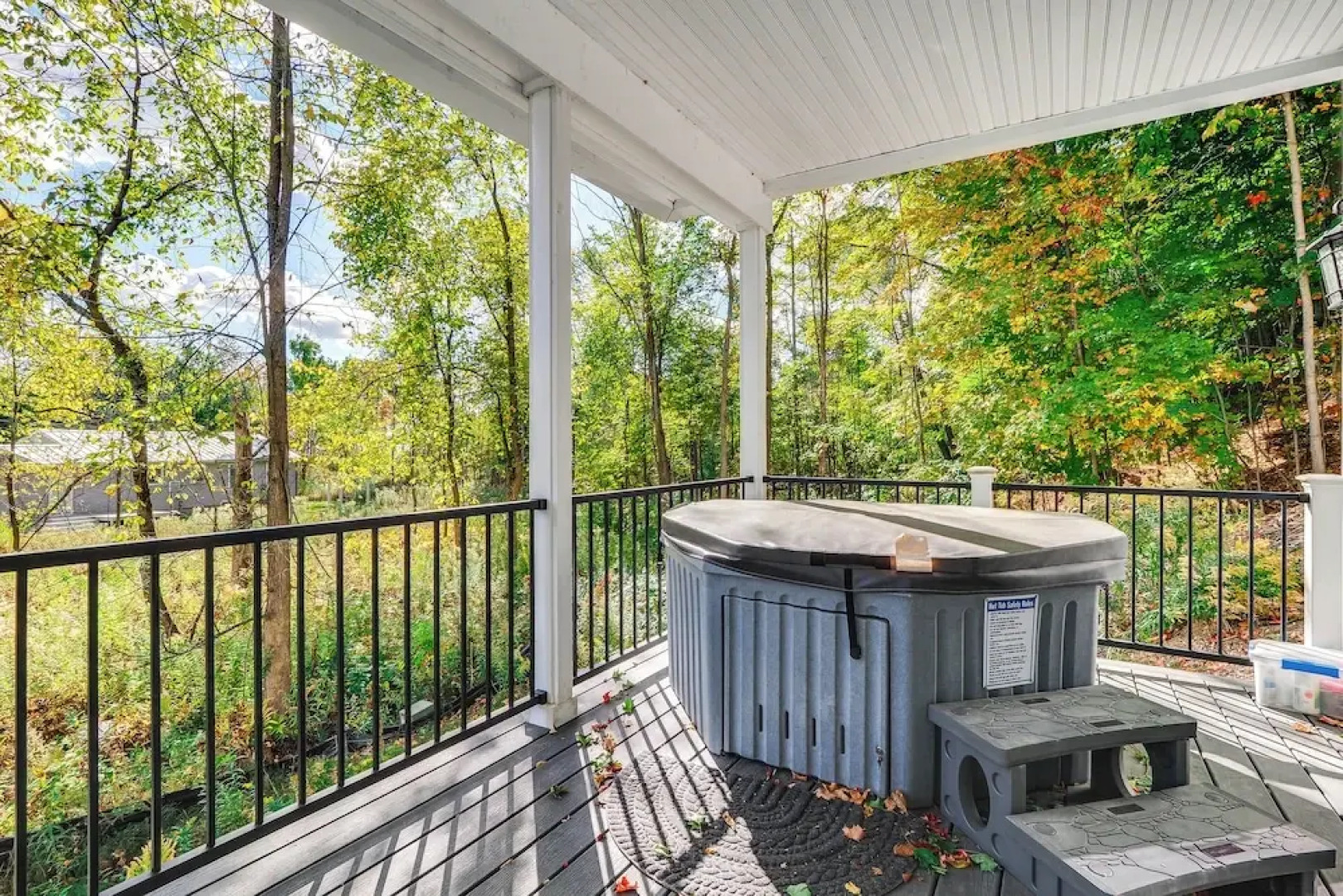 Hot Tub & Fire Pit: Suttons Bay Home Near Wineries