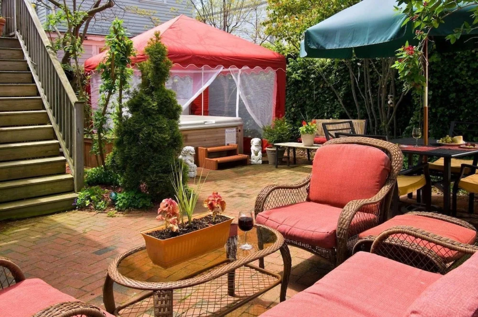 Queen Vic Guest House Provincetown Adults Only