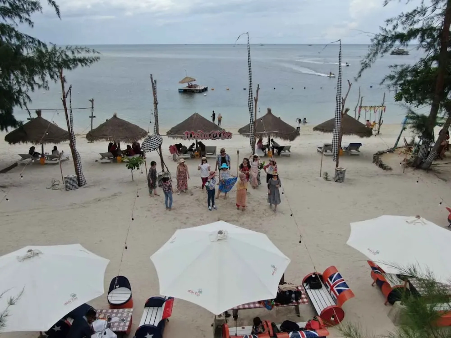 Madu Tiga Beach & Resort