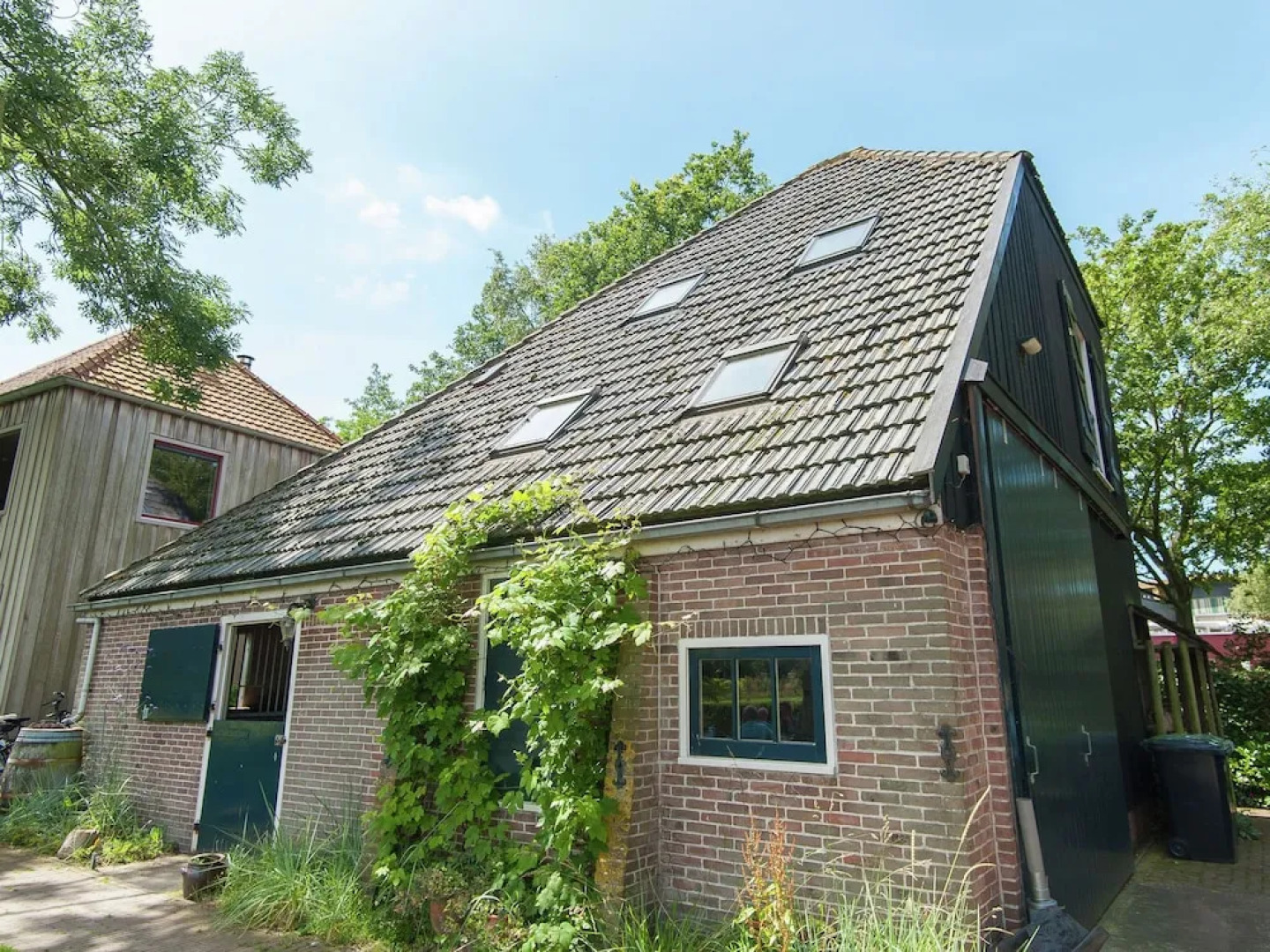 Lively Cabin near Forest in Bergen