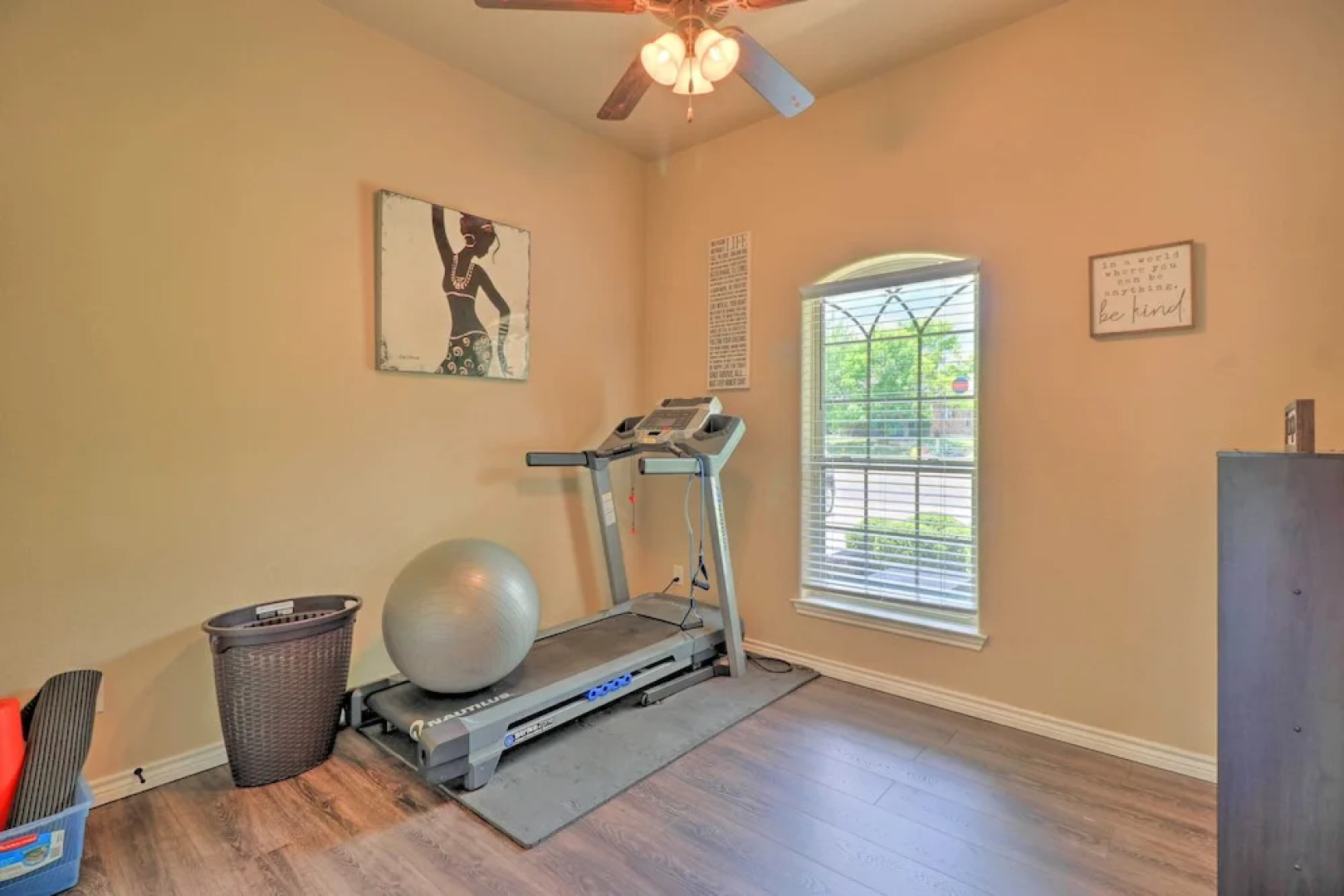 BBQ Ready: Harker Family Retreat w/ Yard!