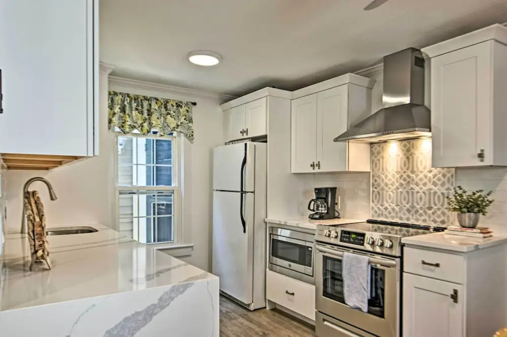 Cozy Ocean Grove Beach Retreat: Walk to the Coast!