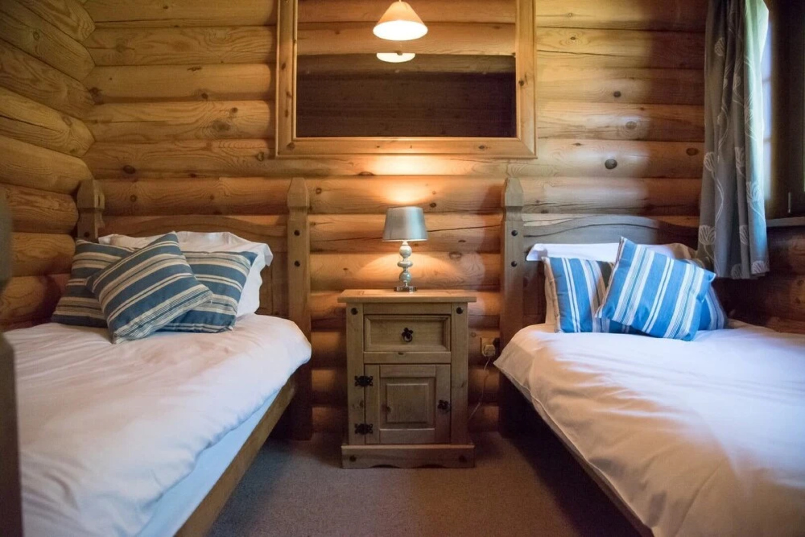 Ash Lodge With Hot Tub, Kingfishers