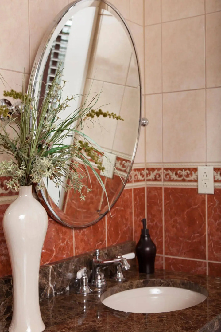 The Guest House Inn on Courthouse Square