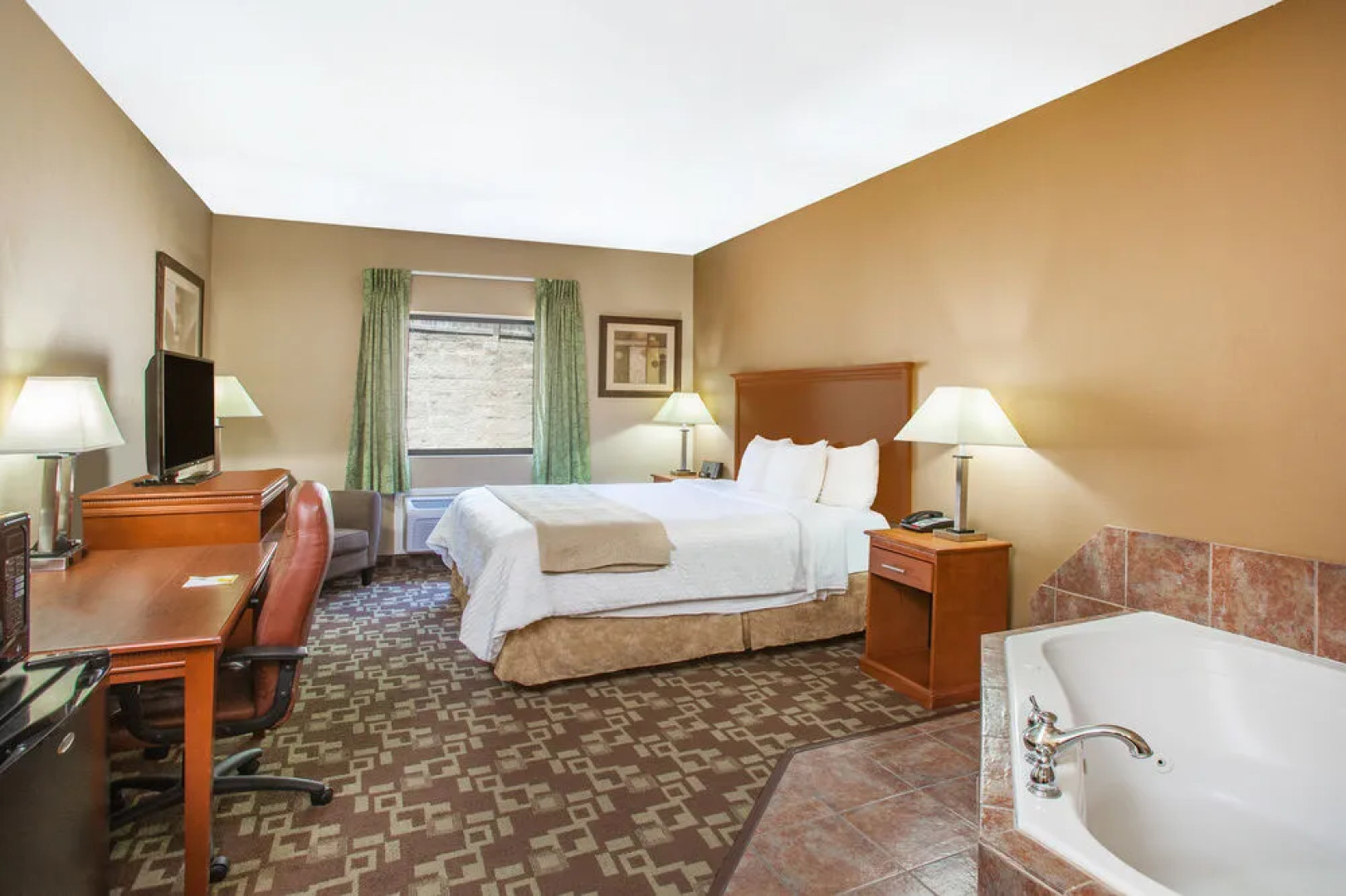 Days Inn & Suites - Cabot